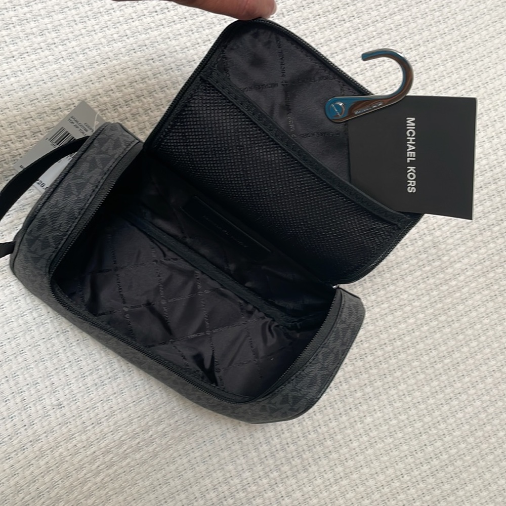 Michael kors toiletry bag - Picture 2 of 4
